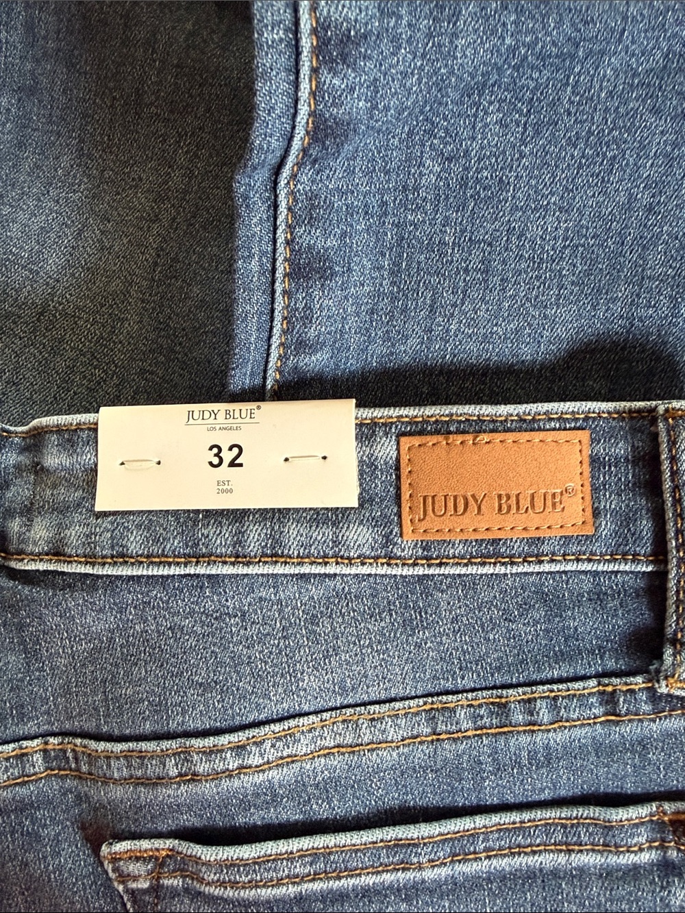 Judy Blue Mid-Rise Skinny Jeans Size 32/14 NWT Medium Blue - Picture 3 of 9